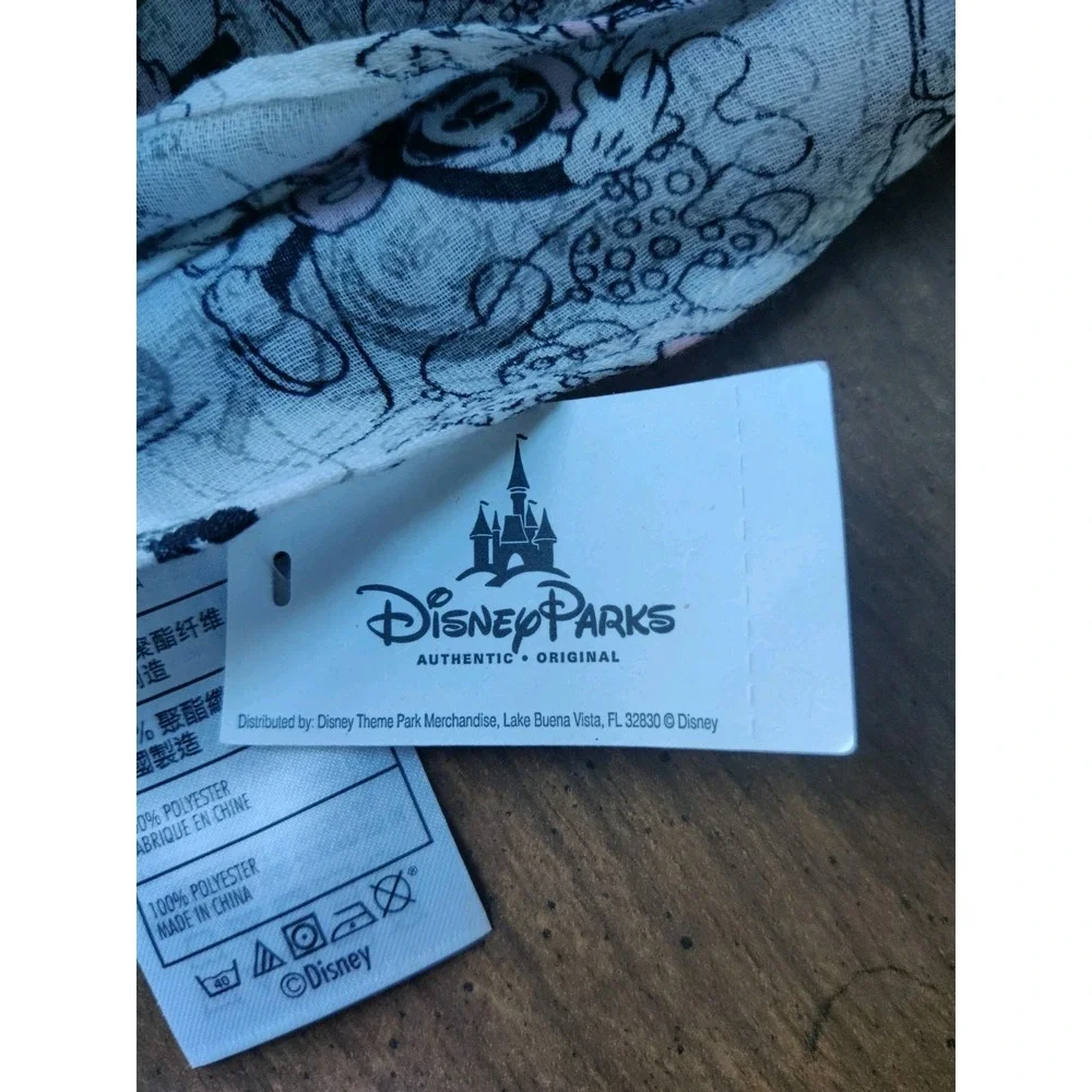 Disney Parks‎ Mickey/Minnie Mouse Castle Shawl Wrap White/Black/Pink OSFM NWT